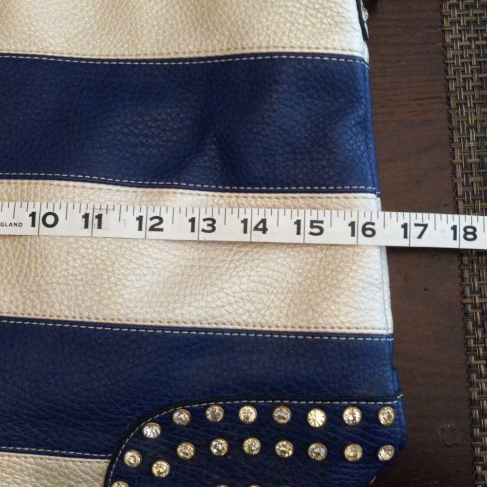 Beautiful Unbranded Shoulder Purse - Picture 11 of 11